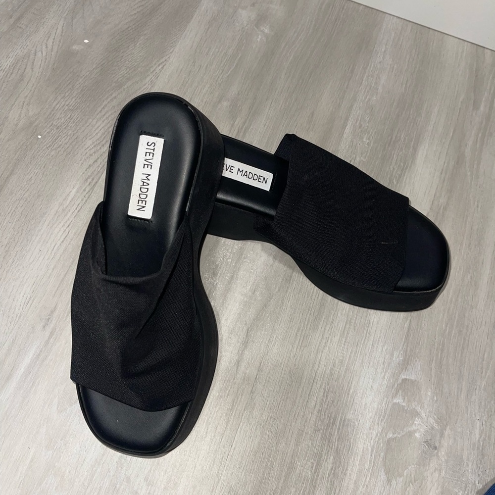 Steve Madden slinky platform size 7
